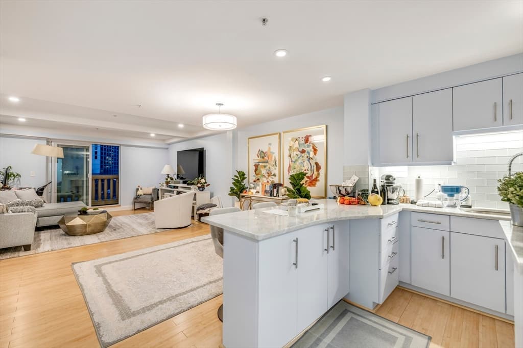 Condominium at 183-185A Massachusetts Ave # 602, Boston MA 02115, photo 15 of 22