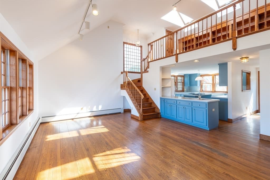 Single Family Residence at 72 Loop Rd, Falmouth MA 02540, photo 7 of 35