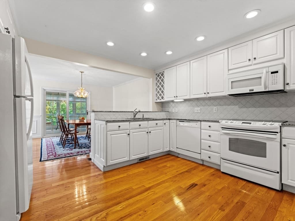 Condominium at 9 Baldwin Court # 9, Westborough MA 01581, photo 12 of 42