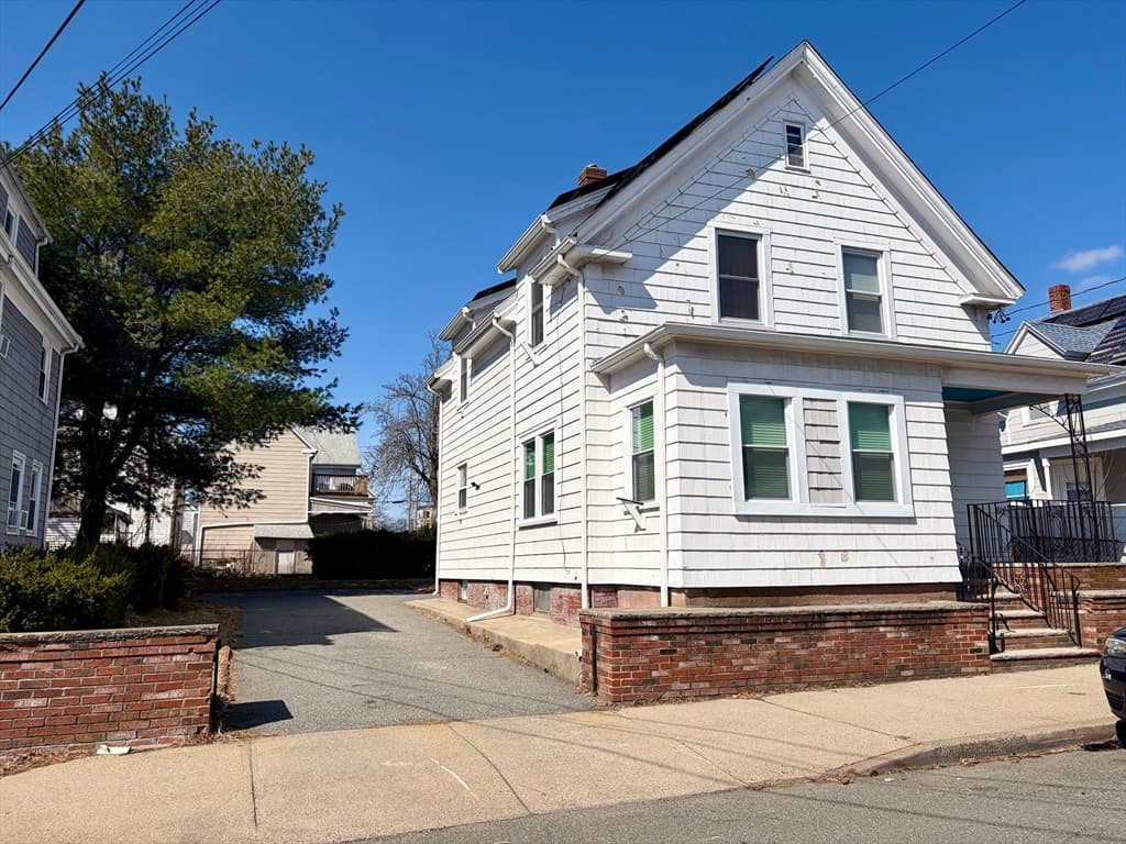 26 Kirtland St, Lynn MA 01905