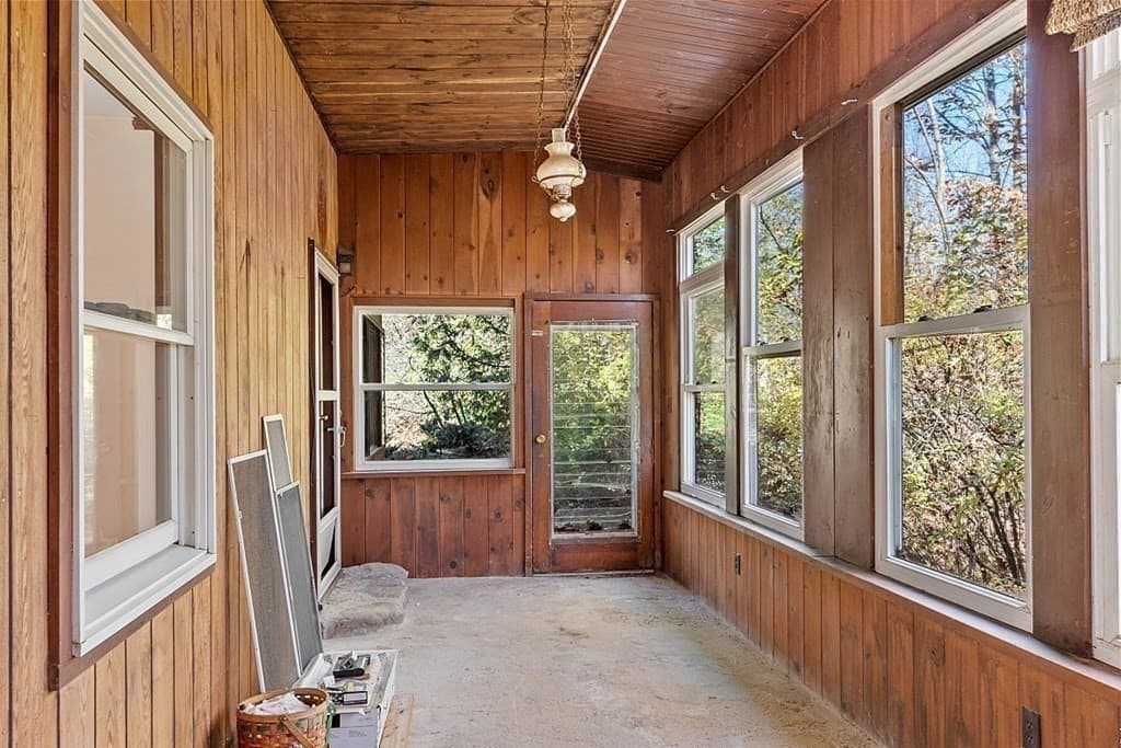 Single Family Residence at 240 Barre Rd, Phillipston MA 01331, photo 8 of 11