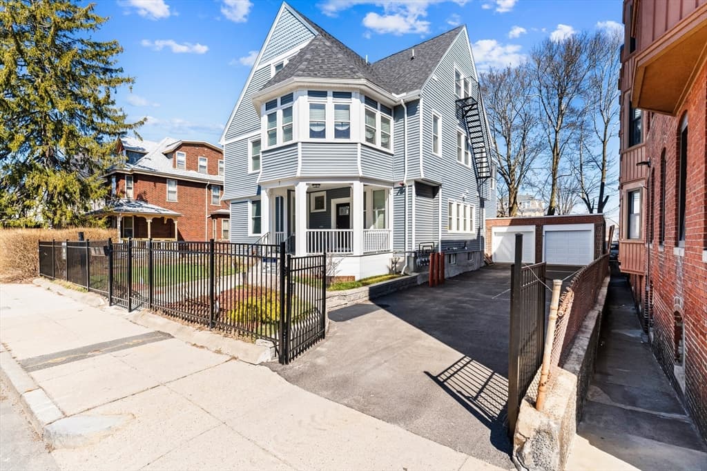 Condominium at 7 Waumbeck St, Boston MA 02121, photo 2 of 21