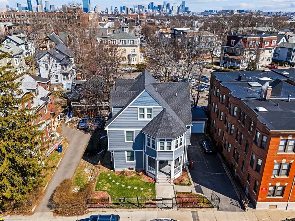 7 Waumbeck St, Boston MA 02121