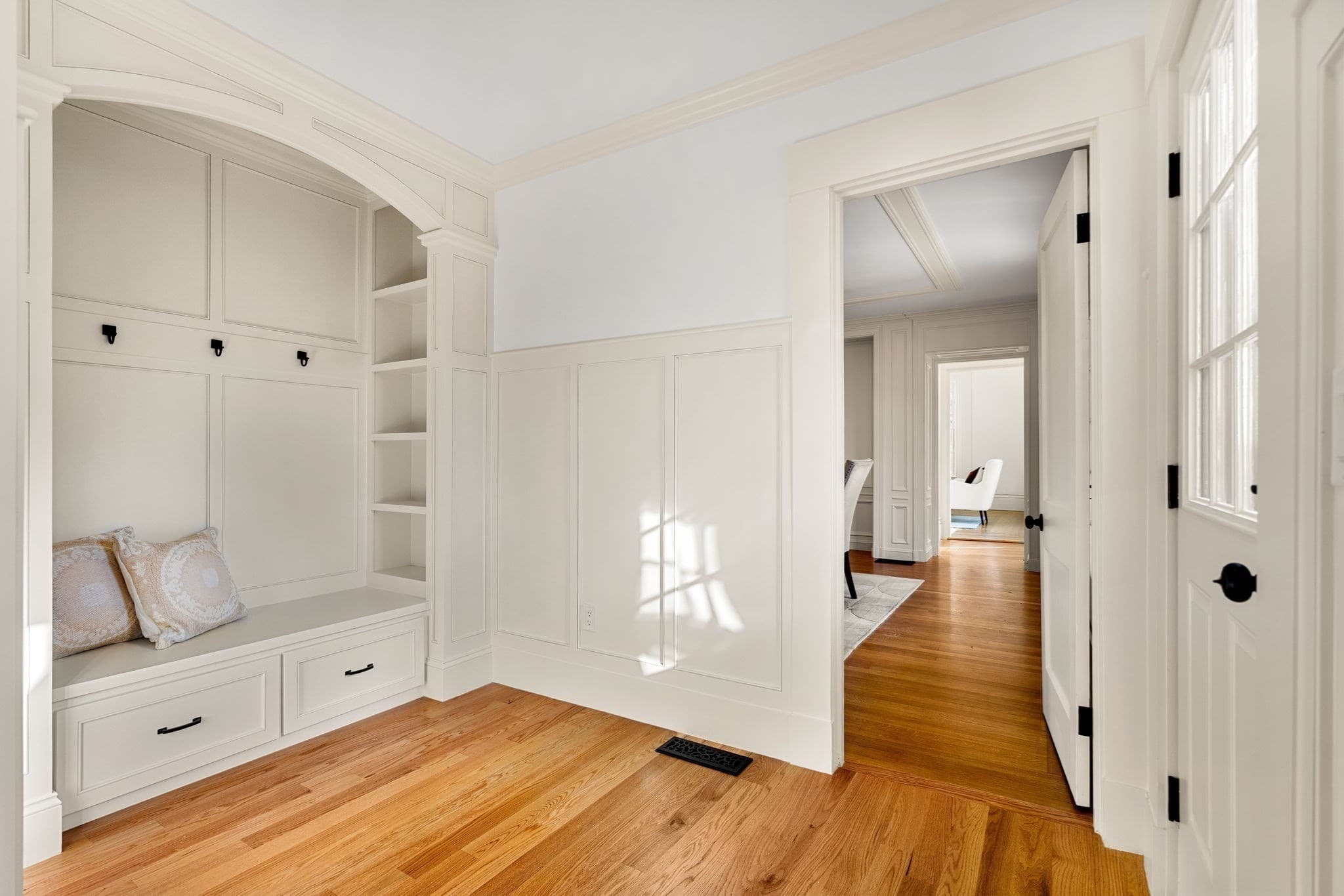 Single Family Residence at 23 Ward St, Woburn MA 01801, Woburn, photo 13 of 41