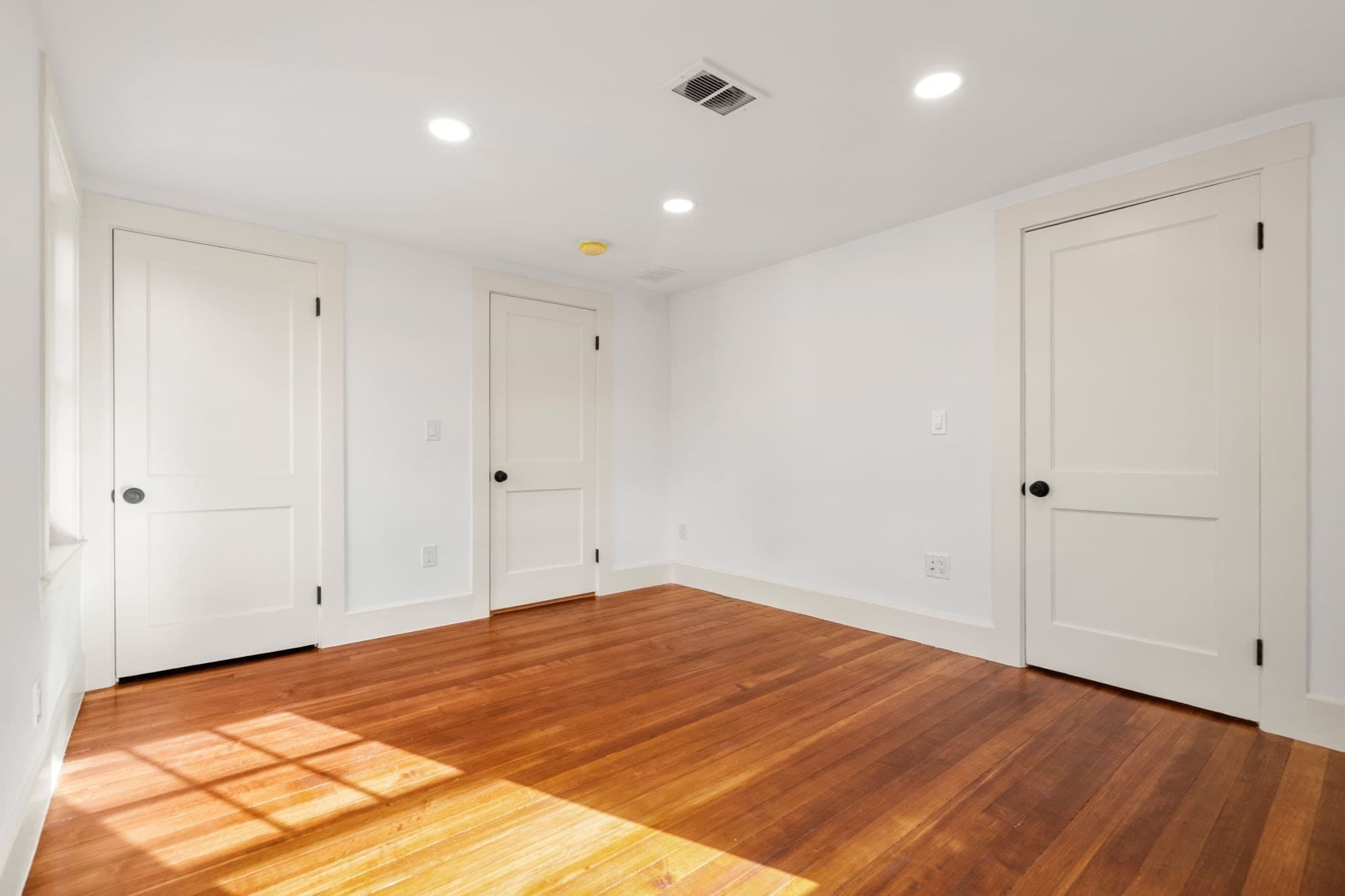 Single Family Residence at 23 Ward St, Woburn MA 01801, Woburn, photo 36 of 41