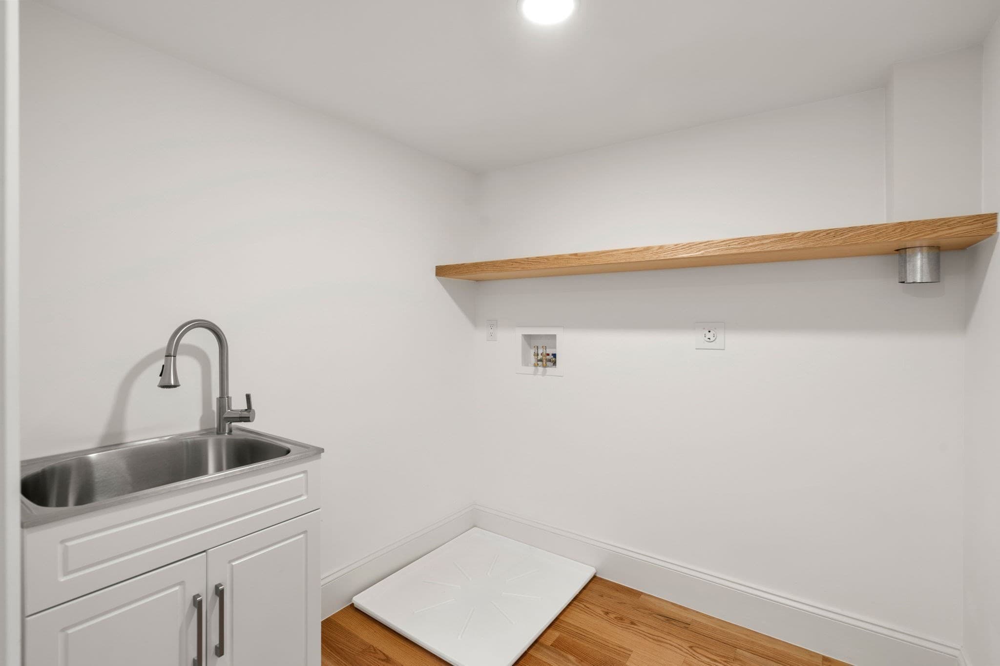 Single Family Residence at 23 Ward St, Woburn MA 01801, Woburn, photo 30 of 41