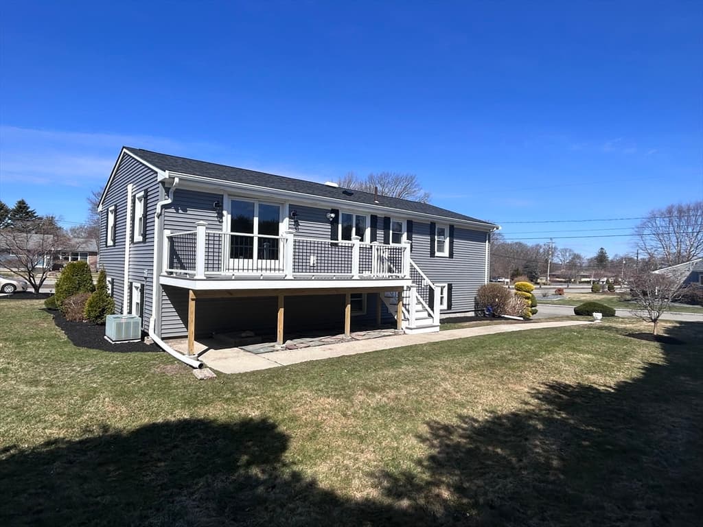 Single Family Residence at 585 N Eastern Ave, Fall River MA 02720, photo 3 of 26