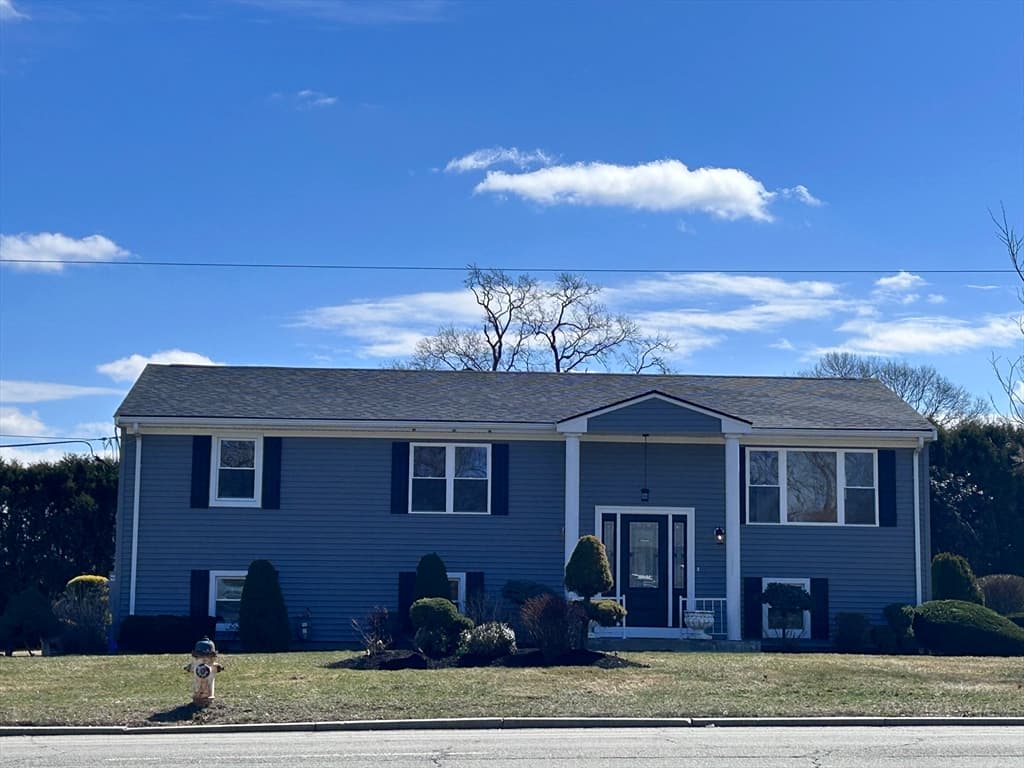 585 N Eastern Ave, Fall River MA 02720