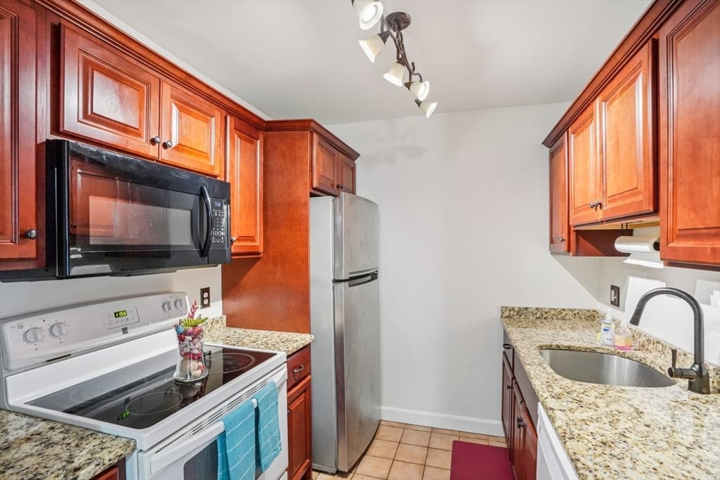 Condominium at 35 Desmoines Road # 209, Quincy MA 02169, photo 4 of 21
