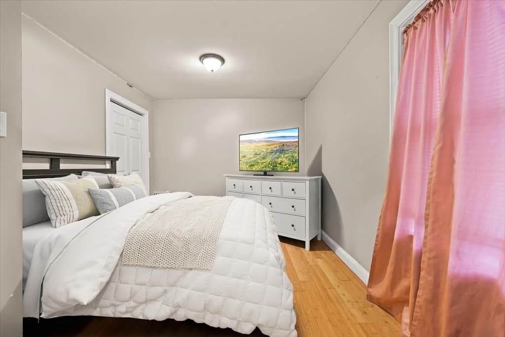 Single Family Residence at 1576 N Main St, Fall River MA 02720, photo 9 of 19