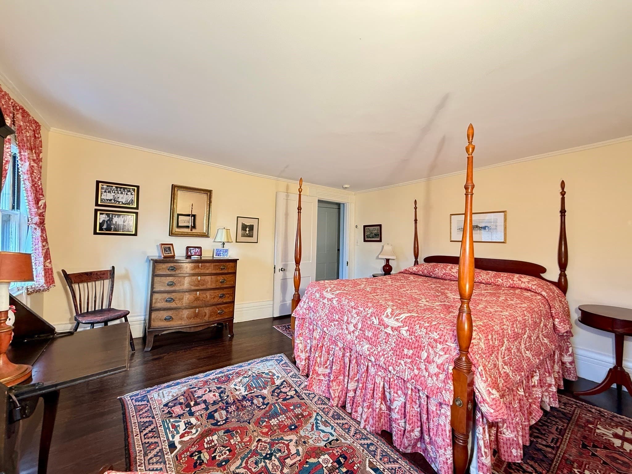 Single Family Residence at 9 West Cedar St, Boston MA 02108, photo 12 of 18