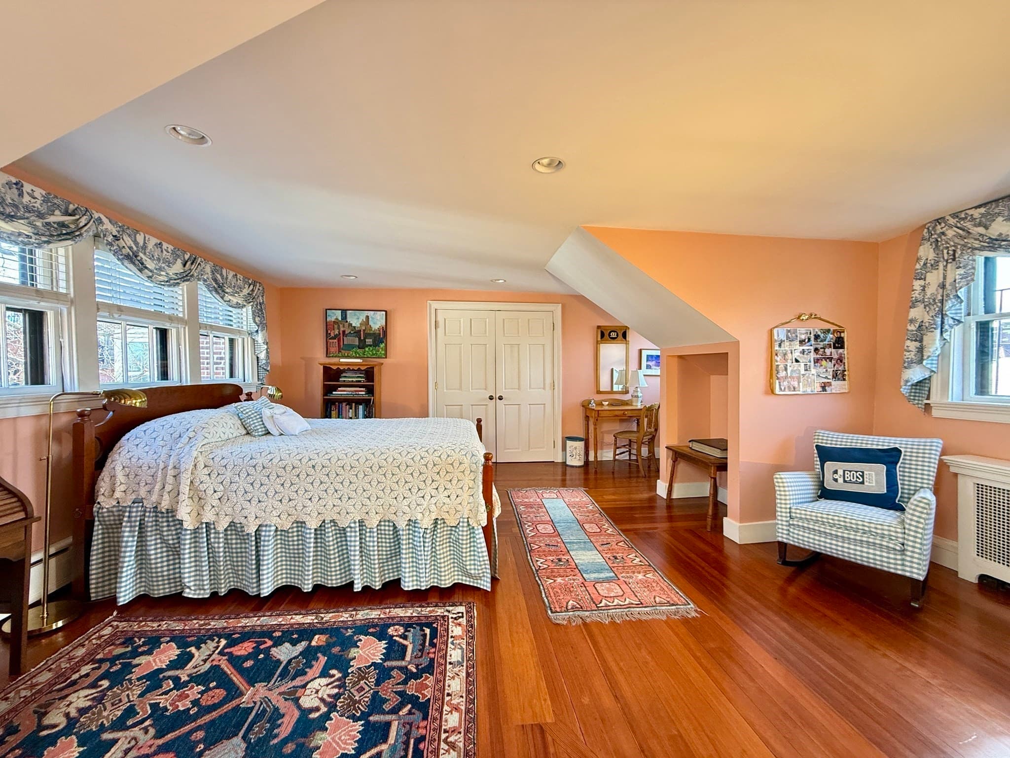 Single Family Residence at 9 West Cedar St, Boston MA 02108, photo 14 of 18