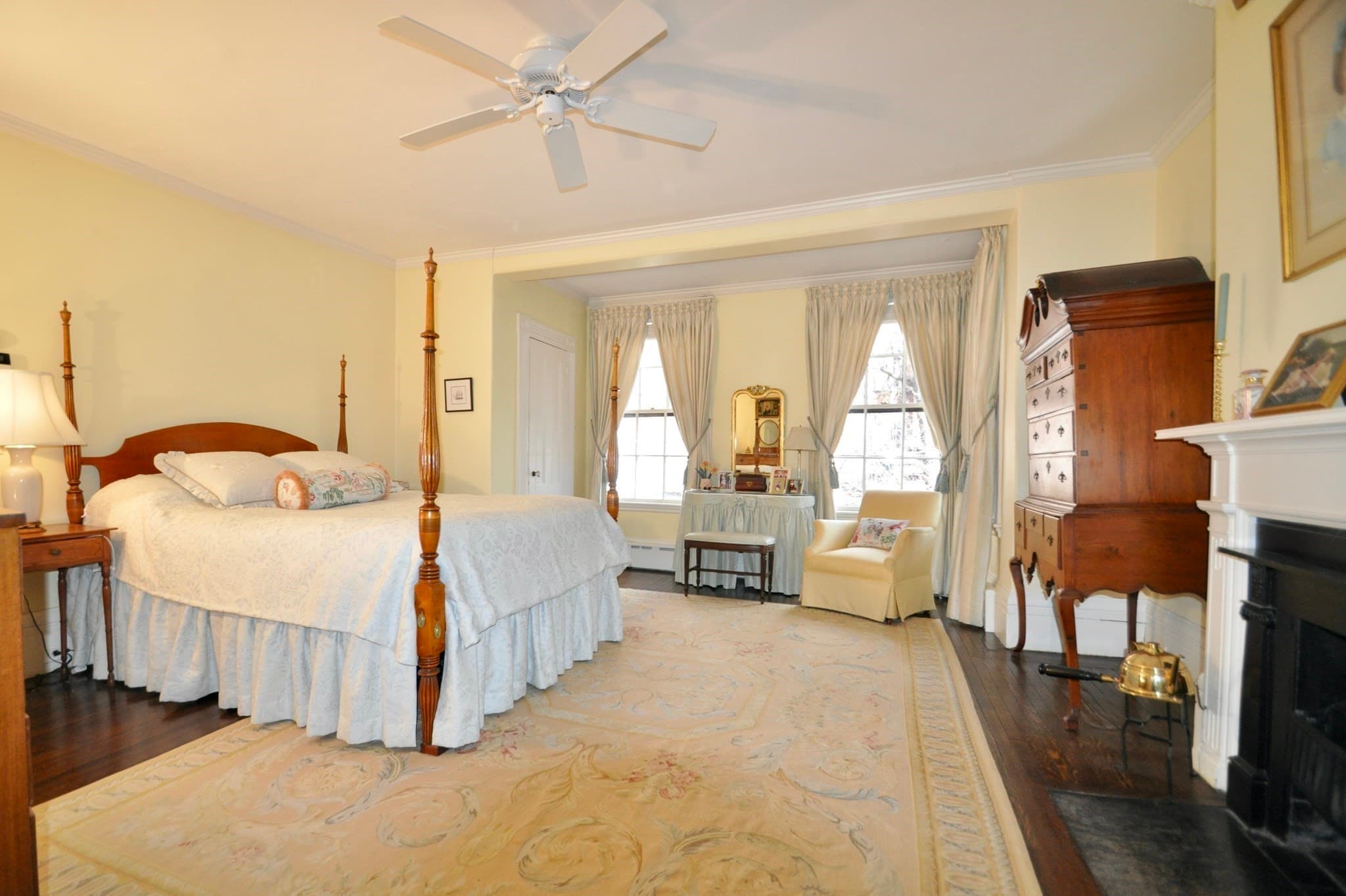 Single Family Residence at 9 West Cedar St, Boston MA 02108, photo 11 of 18