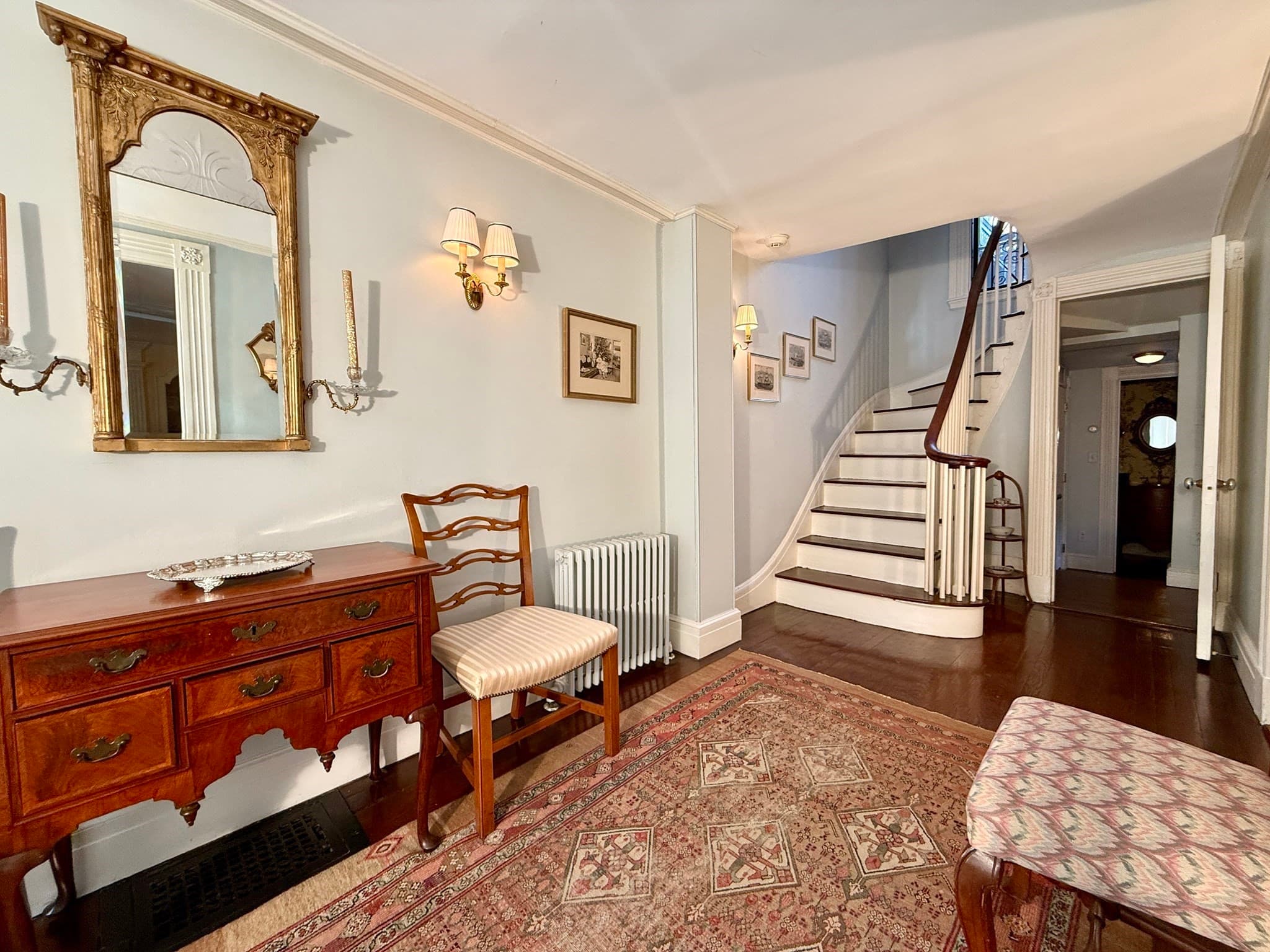 Single Family Residence at 9 West Cedar St, Boston MA 02108, photo 4 of 18