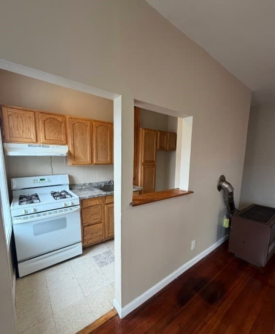 5-9 Family at 119-121 Tremont St, Fall River MA 02720, Fall River, photo 6 of 21