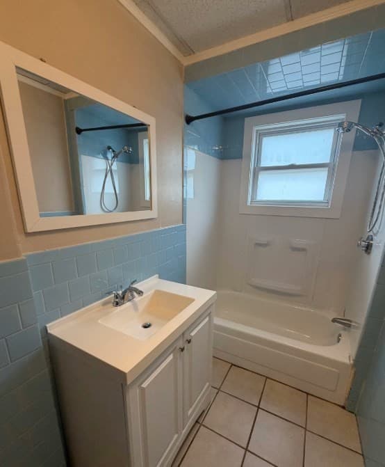 5-9 Family at 119-121 Tremont St, Fall River MA 02720, Fall River, photo 14 of 21