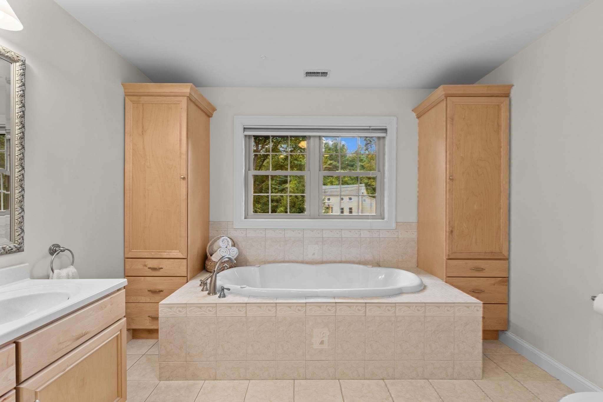 Single Family Residence at 105 Mixter, Holden MA 01520, photo 23 of 42