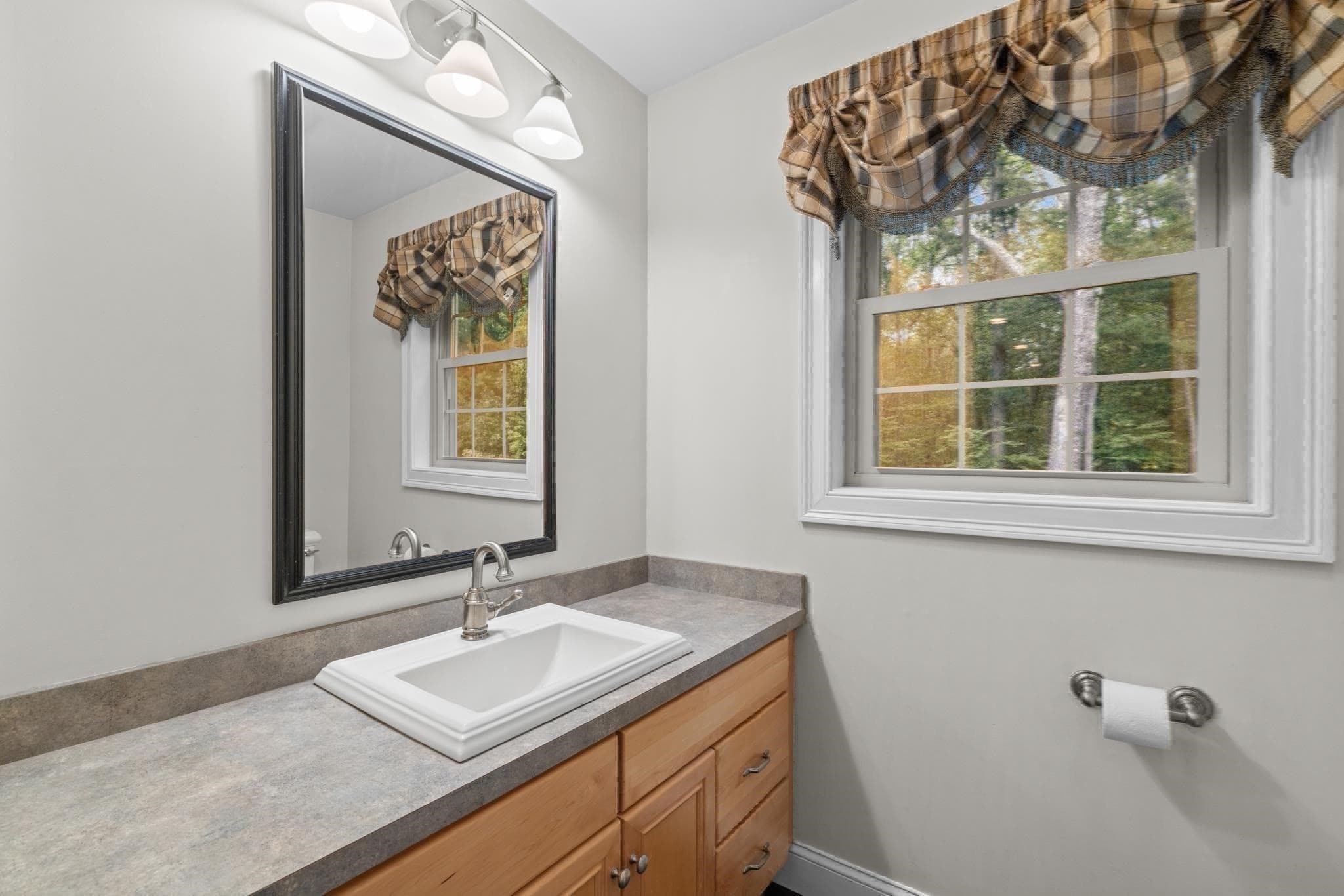 Single Family Residence at 105 Mixter, Holden MA 01520, photo 26 of 42