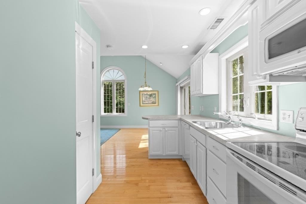 Single Family Residence at 105 Mixter, Holden MA 01520, photo 30 of 42