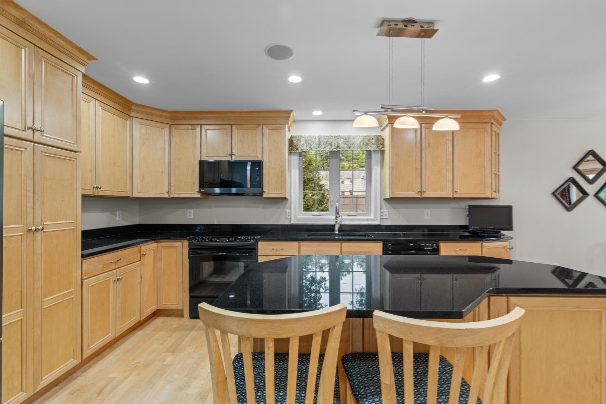 Single Family Residence at 105 Mixter, Holden MA 01520, photo 10 of 42