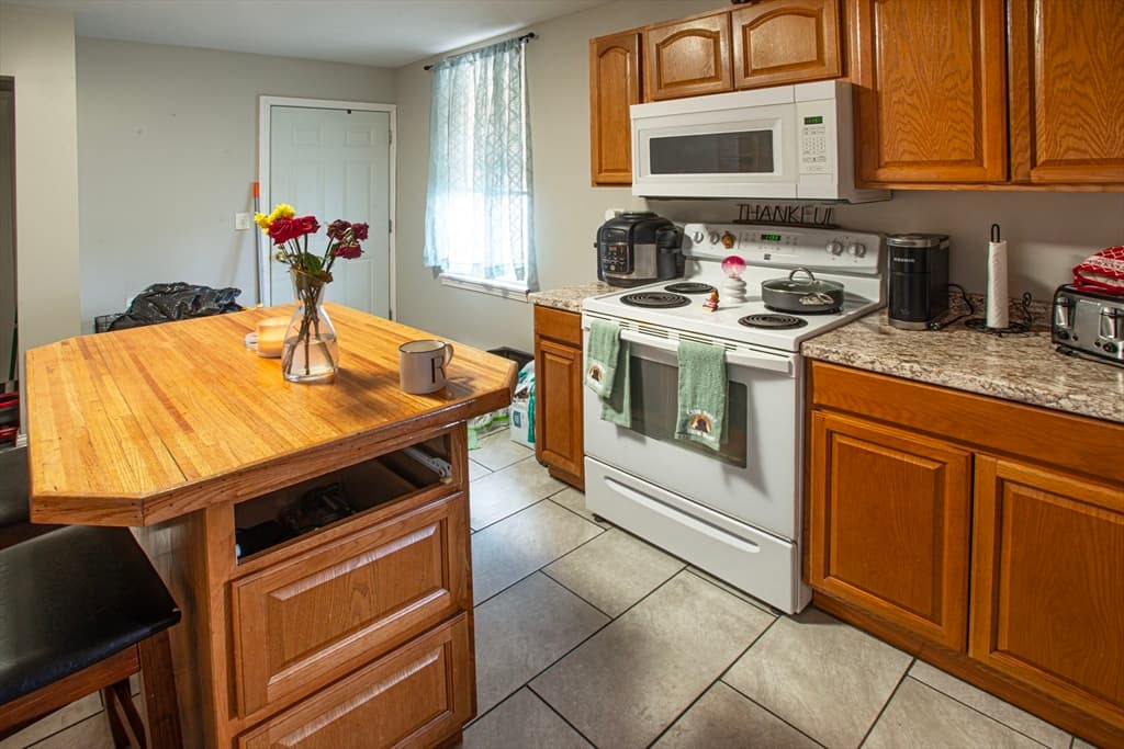 1022-1024 Hampden St, Holyoke MA 01040 photo 6