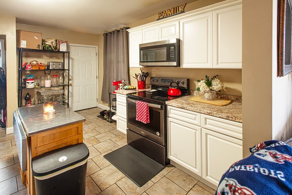 1022-1024 Hampden St, Holyoke MA 01040 photo 16