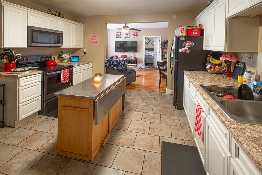 1022-1024 Hampden St, Holyoke MA 01040 photo 14