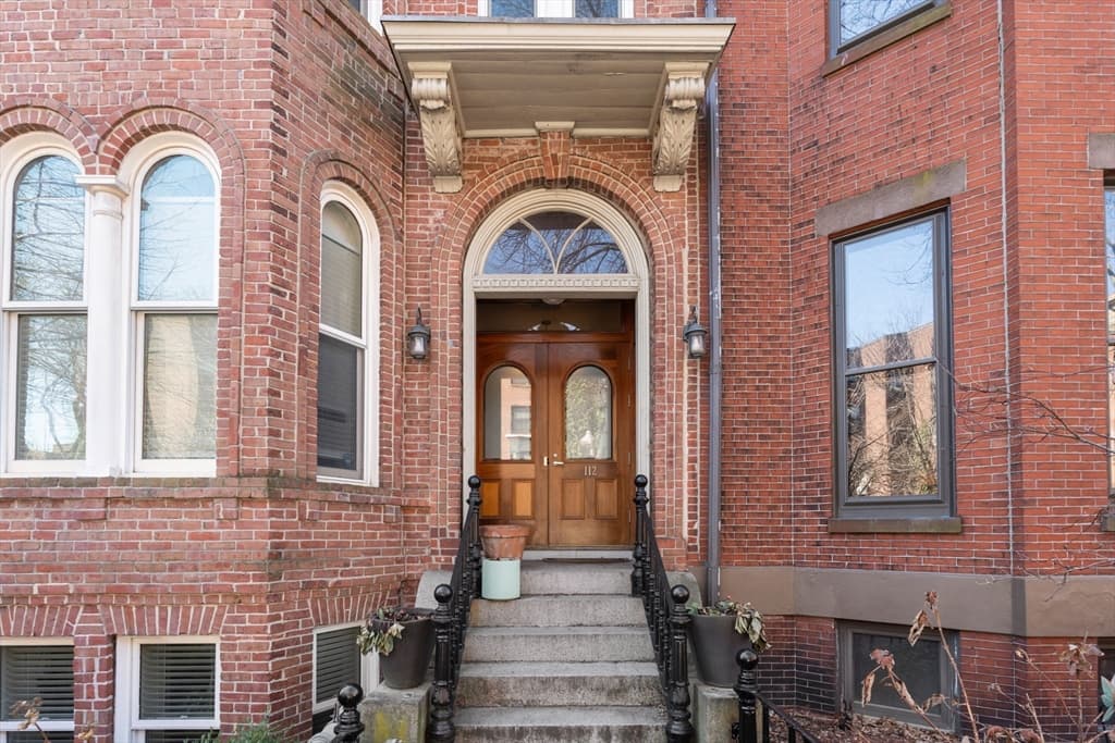 Condominium at 112 W Concord # 2, Boston MA 02118, photo 9 of 11
