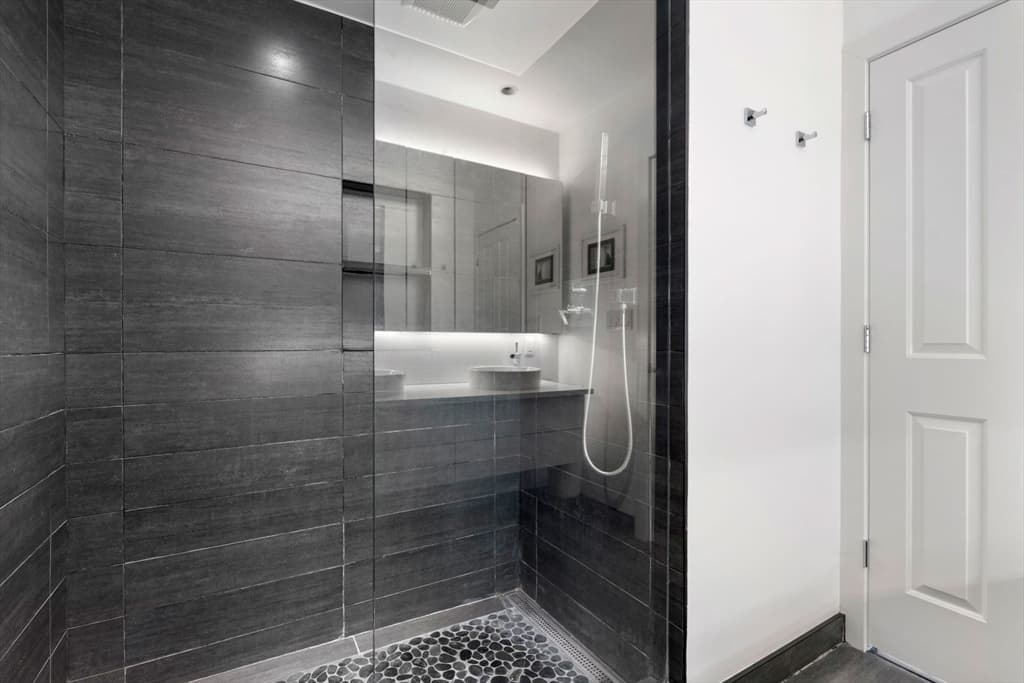Condominium at 112 W Concord # 2, Boston MA 02118, photo 8 of 11