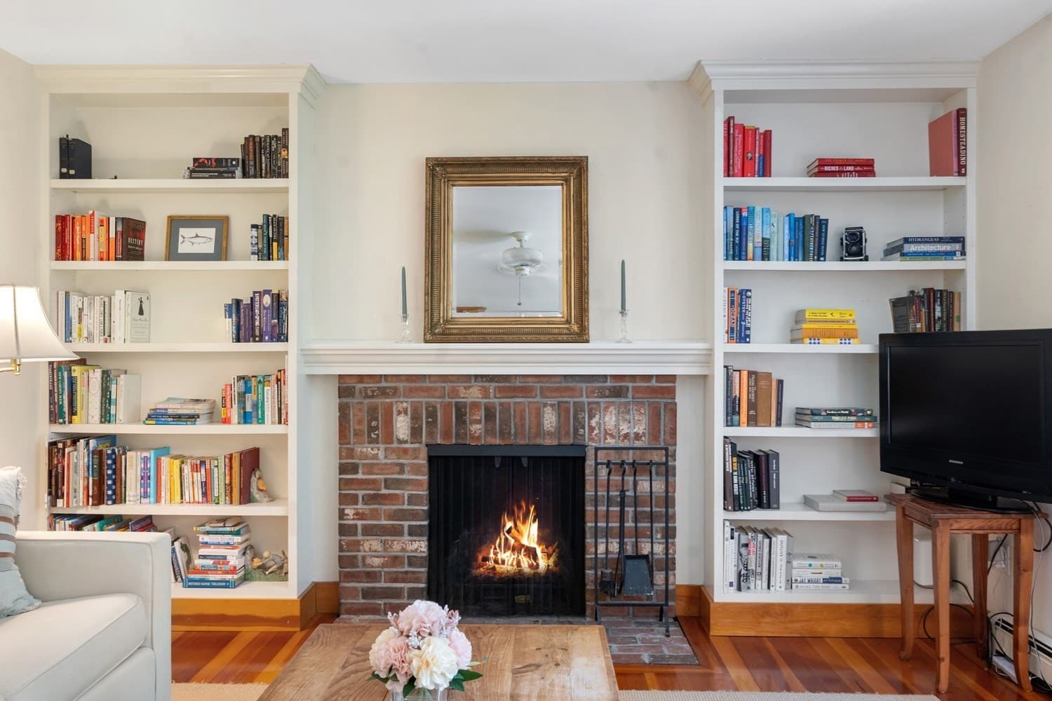 Single Family Residence at 111 Charles Neck Way, West Tisbury MA 02575, photo 3 of 21