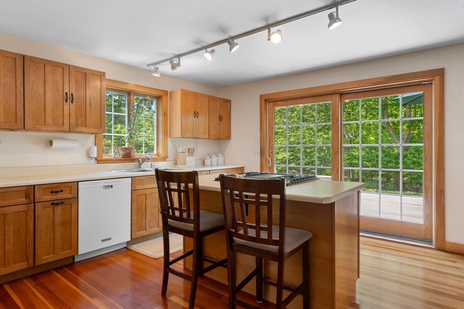 Single Family Residence at 111 Charles Neck Way, West Tisbury MA 02575, photo 8 of 21