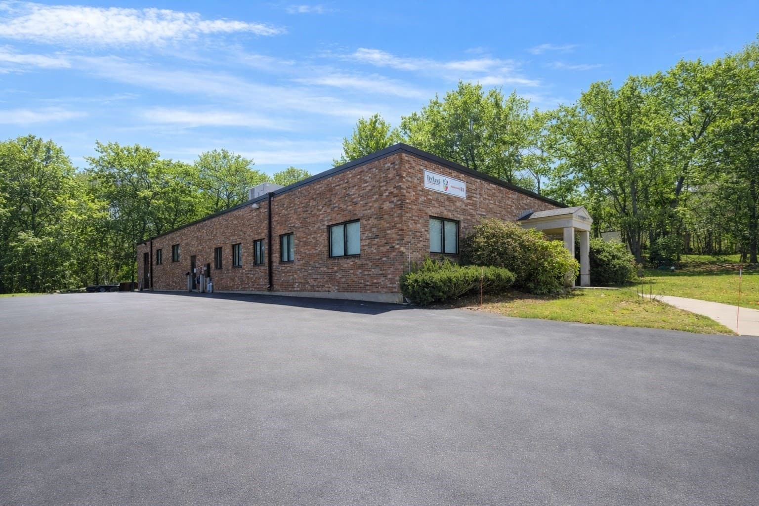 2 Executive Park Dr, Billerica MA 01862