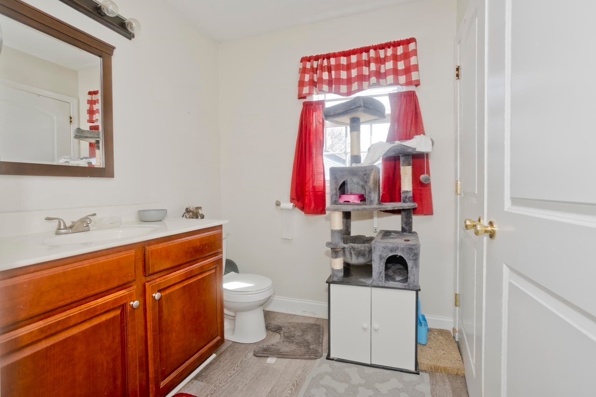 Single Family Residence at 31 Acrebrook Rd, Springfield MA 01129, Springfield, photo 10 of 32