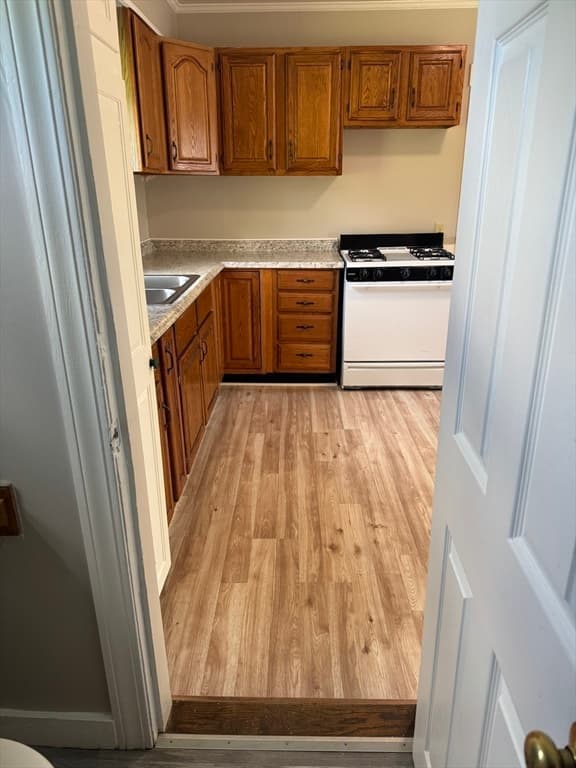 28 Beach St, Marlborough MA 01752 photo 8