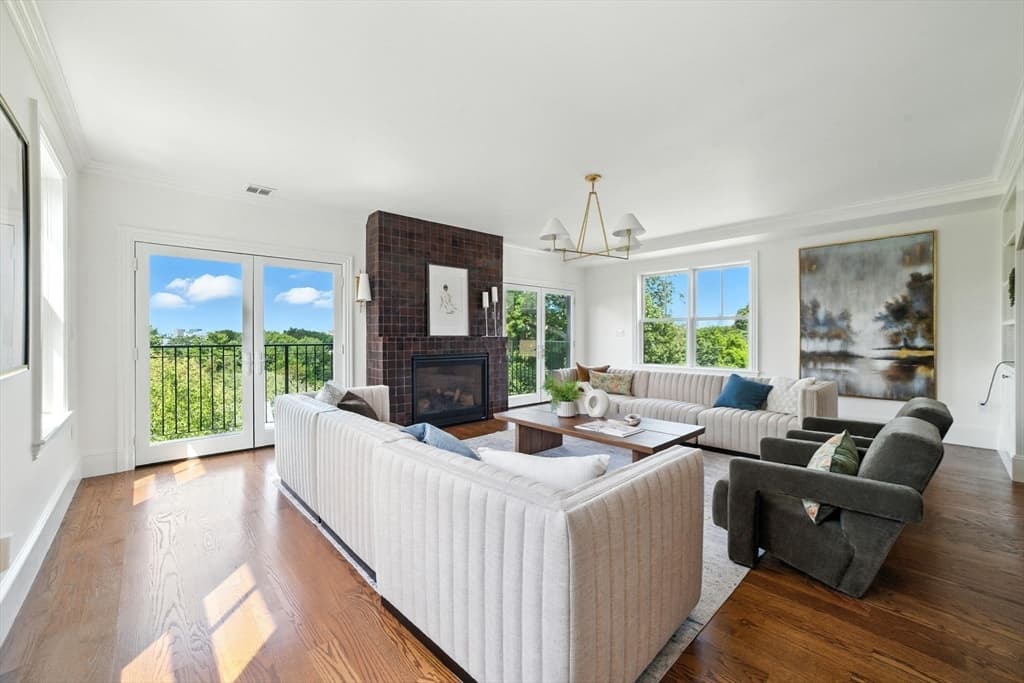 197 Winchester Street # 1, Brookline MA 02446