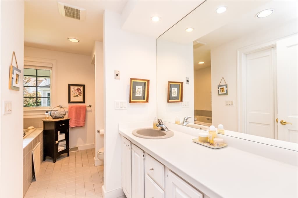 Condominium at 15 Hampton Ct # 15, Mashpee MA 02649, photo 22 of 39