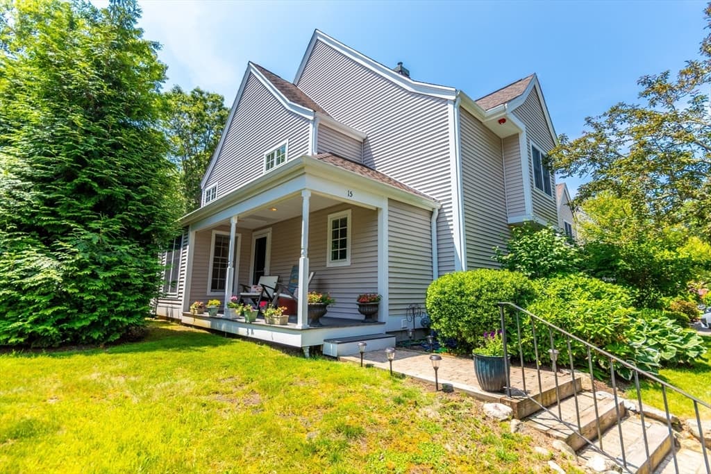Condominium at 15 Hampton Ct # 15, Mashpee MA 02649, photo 3 of 39