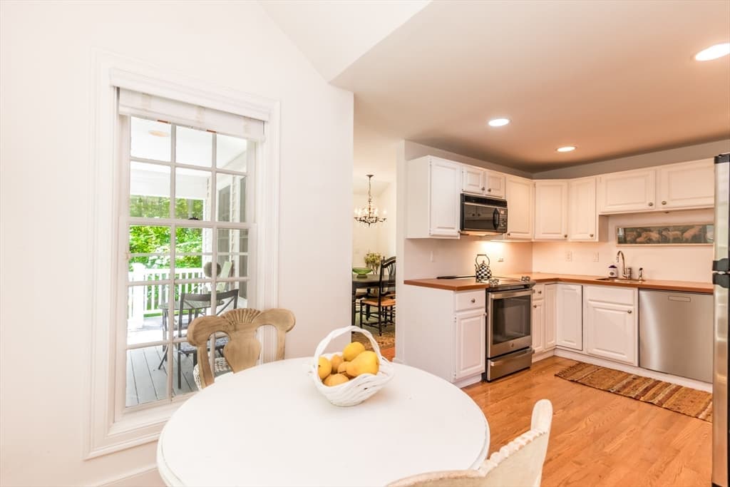 Condominium at 15 Hampton Ct # 15, Mashpee MA 02649, photo 10 of 39