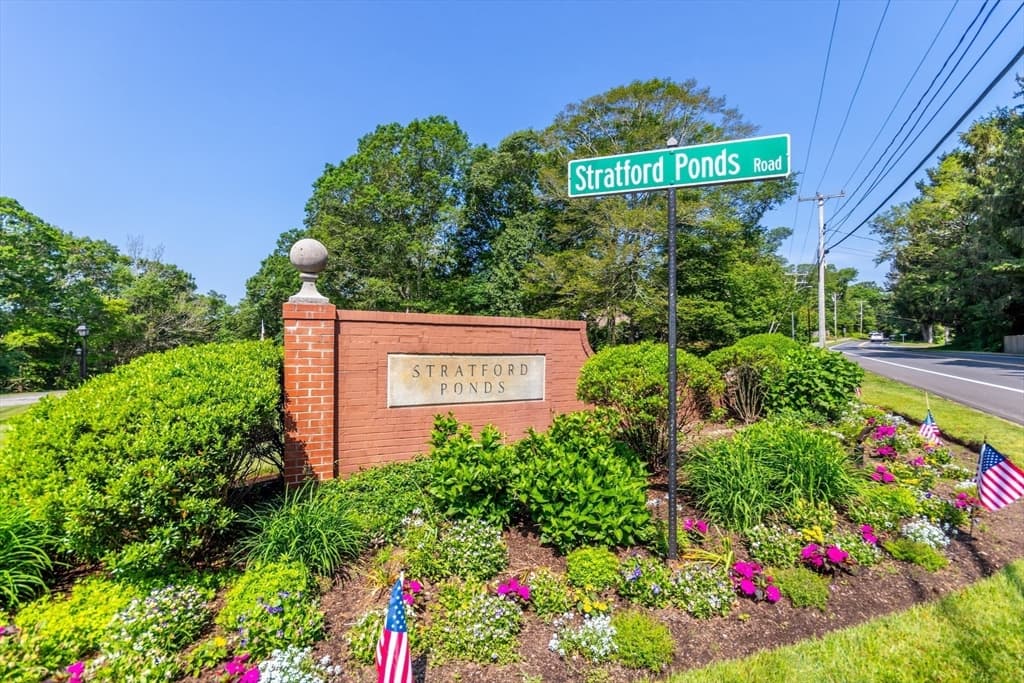 Condominium at 15 Hampton Ct # 15, Mashpee MA 02649, photo 4 of 39