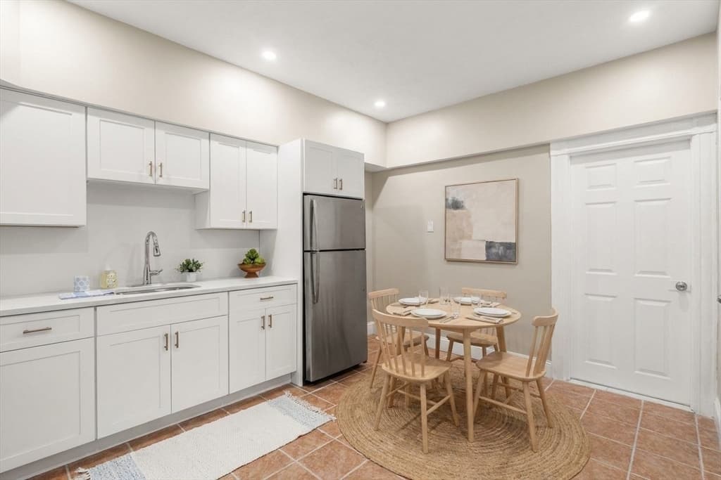 Condominium at 3 Spring Garden Street # 1, Boston MA 02125, Boston, photo 6 of 26