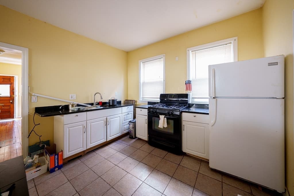 3 Family at 41 Derby St, Somerville MA 02145, photo 8 of 20
