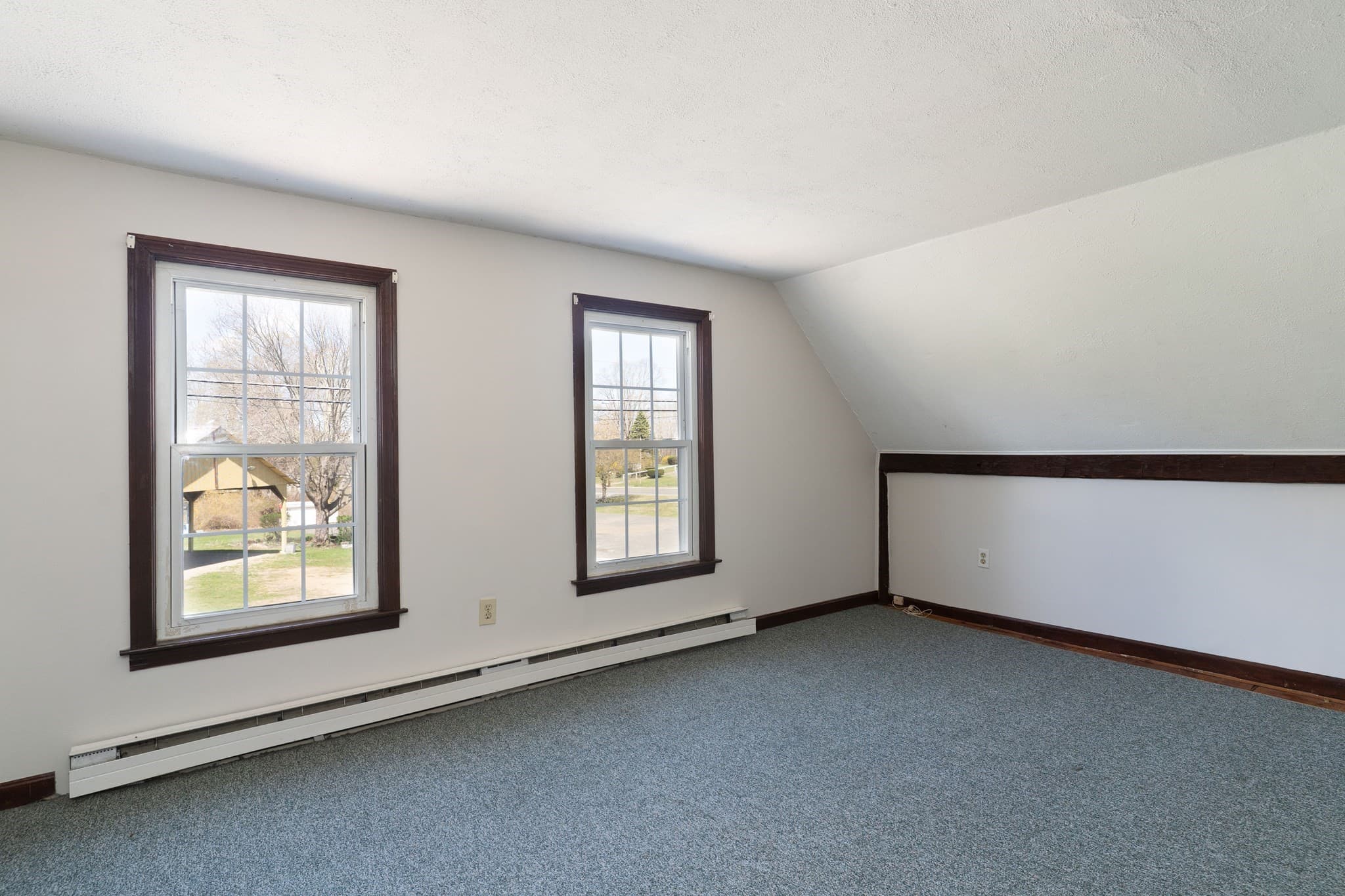 3 Family at 2 Monson Rd, Wales MA 01081, photo 23 of 28