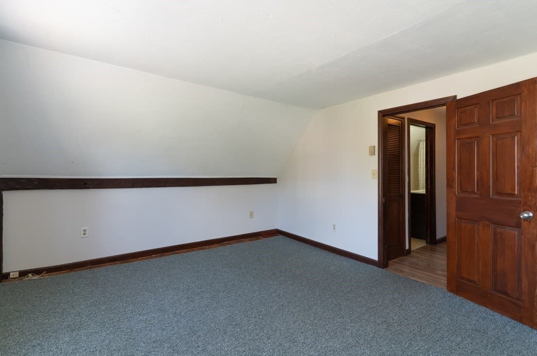 3 Family at 2 Monson Rd, Wales MA 01081, photo 13 of 28