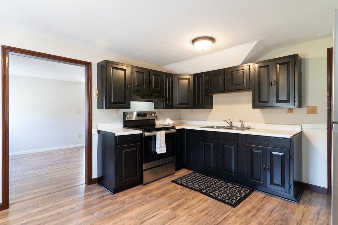 3 Family at 2 Monson Rd, Wales MA 01081, photo 18 of 28
