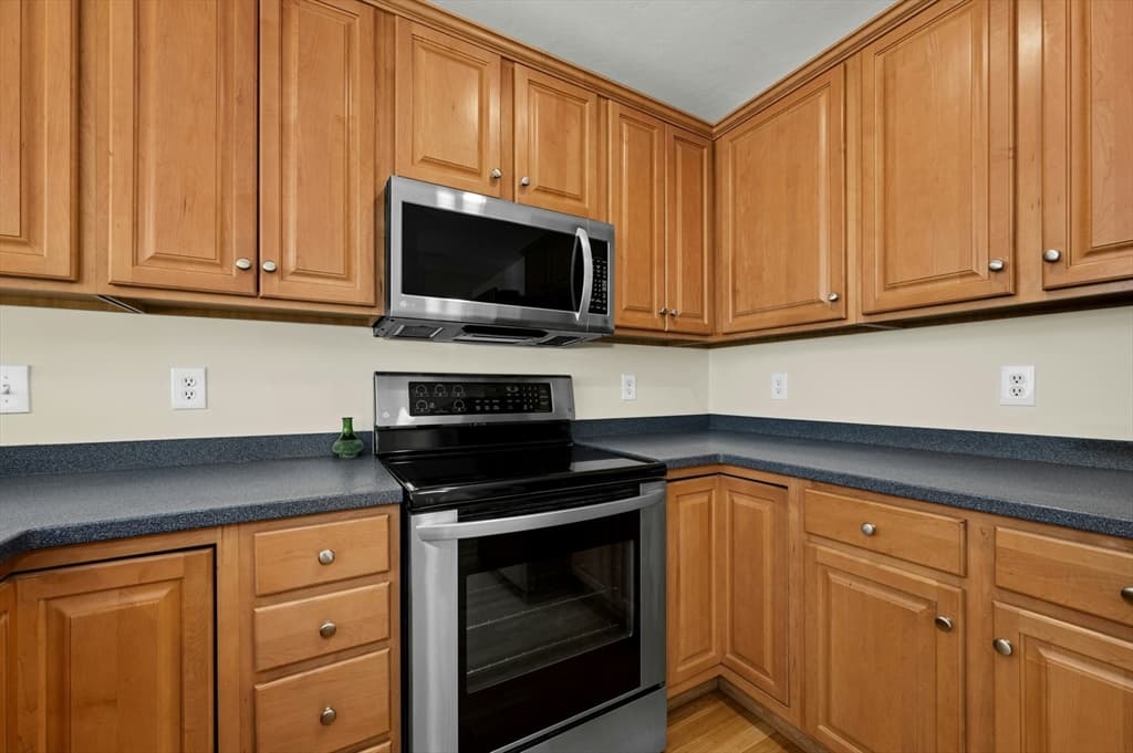 Condominium at 14 Northgate Ct # 14, Grafton MA 01536, photo 15 of 42