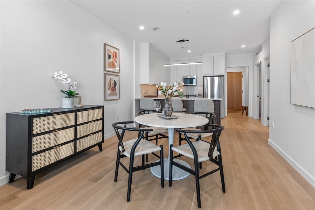 Condominium at 1395 Washington Street, Boston MA 02118, photo 7 of 32