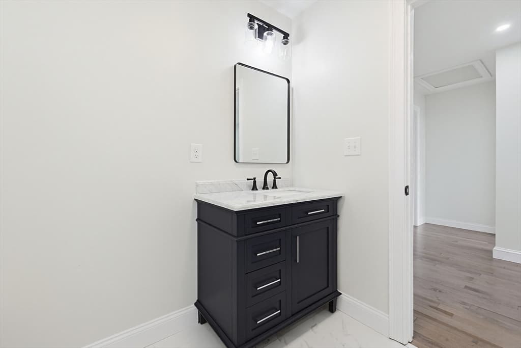 Single Family Residence at 673 Pleasant Street, Leicester MA 01524, photo 23 of 38