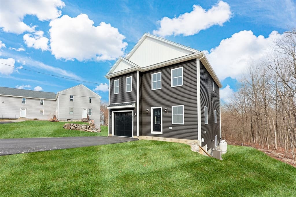 Single Family Residence at 673 Pleasant Street, Leicester MA 01524, photo 3 of 38