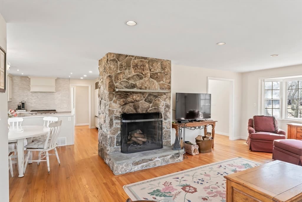 81 Whalers Walk, Edgartown MA 02539 photo 15
