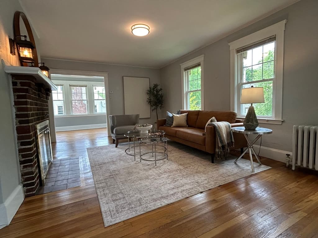 60-62 Cloverdale Rd # 62, Newton MA 02461